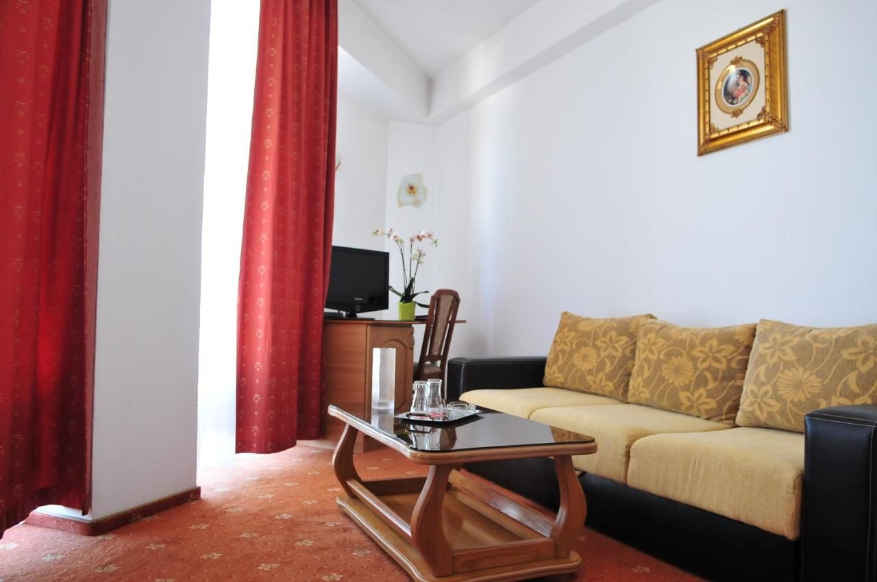 Отель Hotel Emma Est Крайова-24