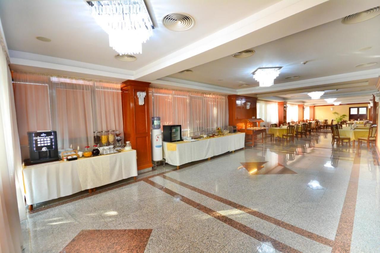 Отель Hotel Emma Est Крайова-6