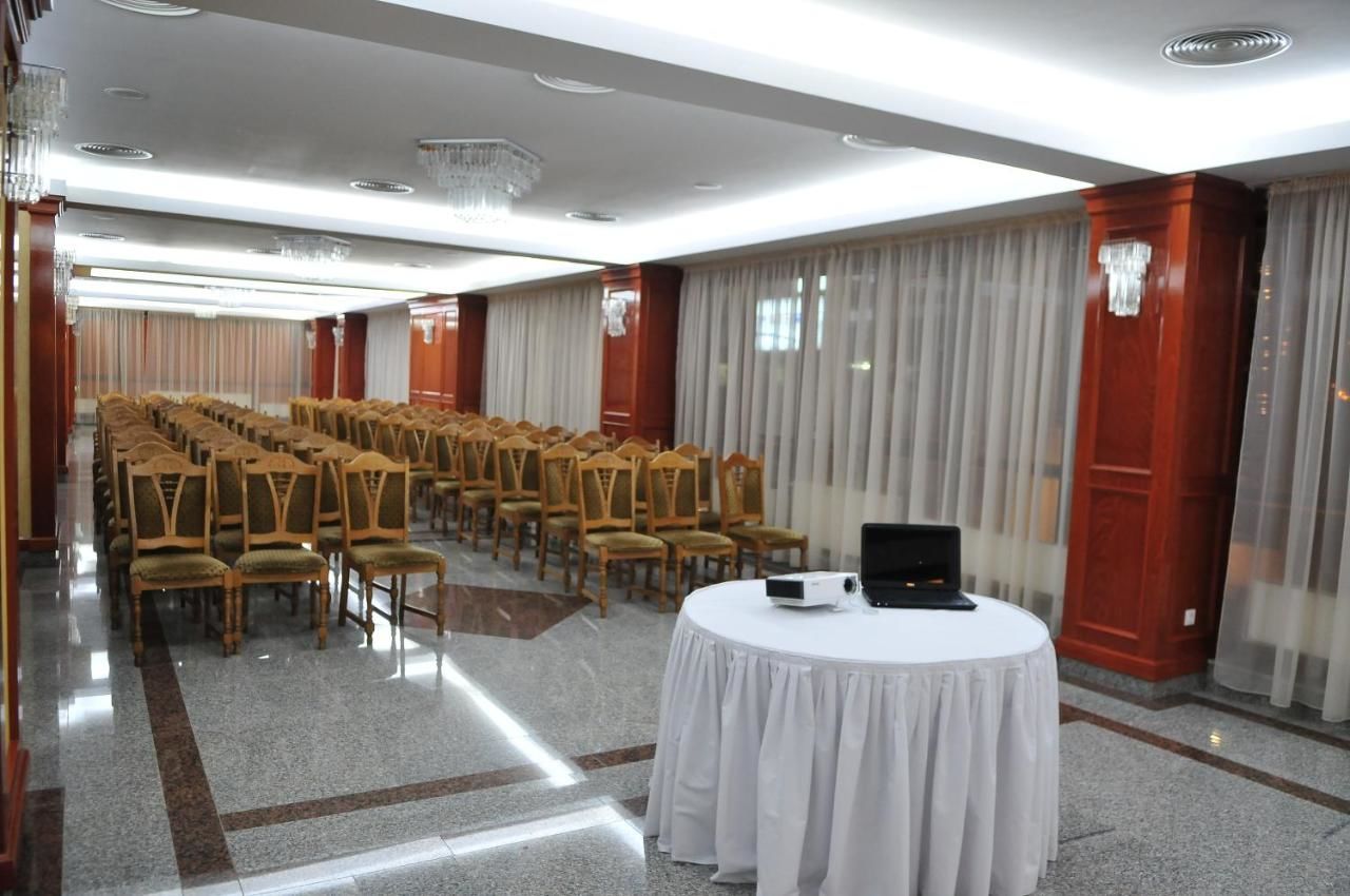 Отель Hotel Emma Est Крайова-33