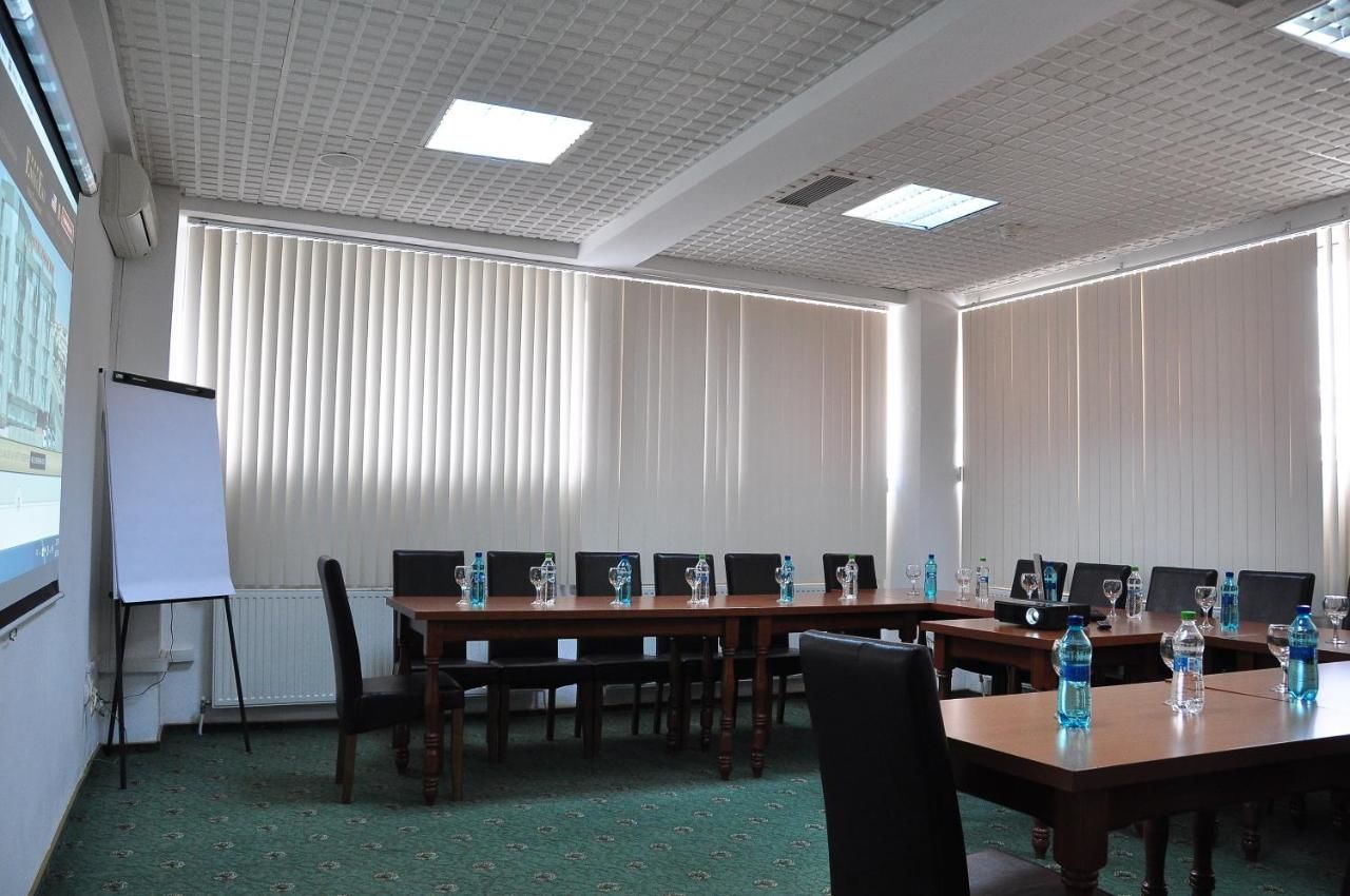 Отель Hotel Emma Est Крайова-35