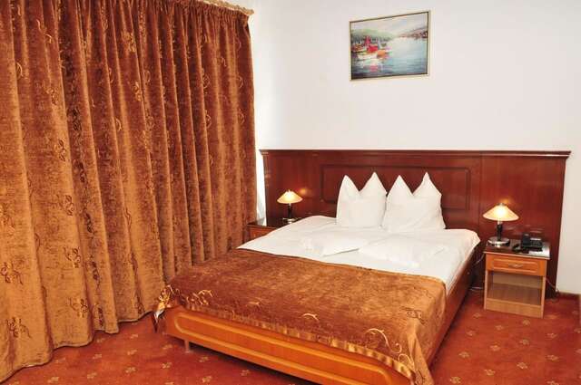 Отель Hotel Emma Est Крайова-13