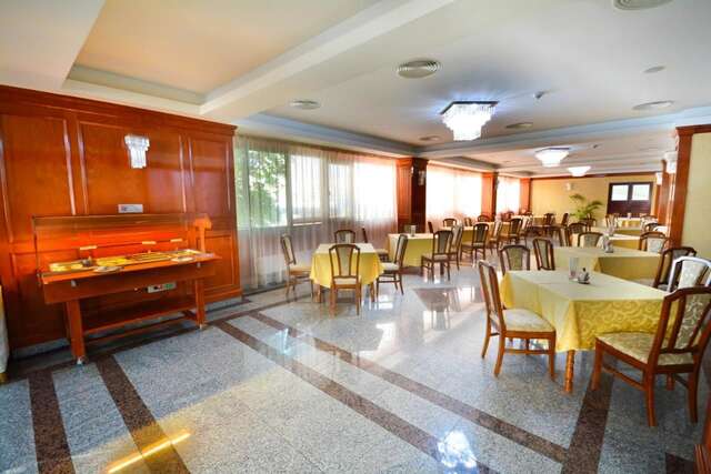 Отель Hotel Emma Est Крайова-4