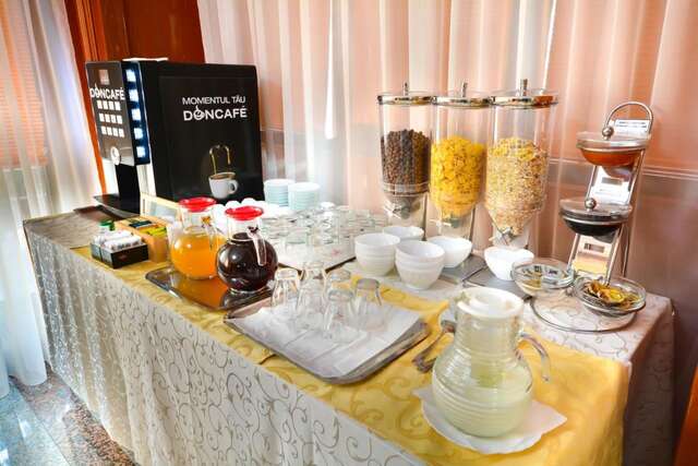 Отель Hotel Emma Est Крайова-6