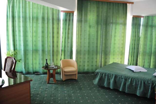 Отель Hotel Emma Est Крайова-11